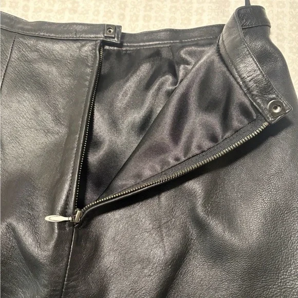 Women’s Wilsons Pelle Studio Genuine Leather Black Mini Skirt Size  4 - Picture 3 of 7